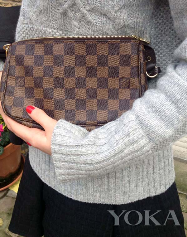 Demi Lovato With Louis Vuitton Damier Canvas Berkeley