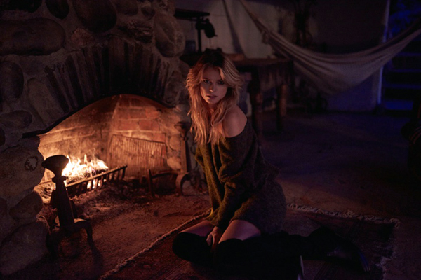 Free People 最新广告硬照